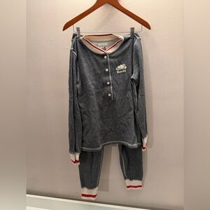 Roots Cabin‎ Gray and Red Knit Top
